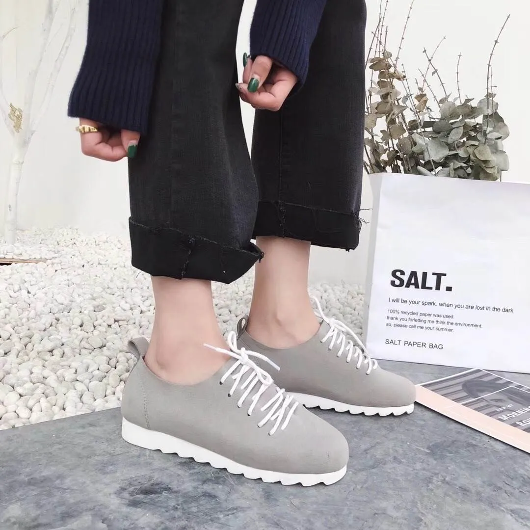 รองเท้าผ้าใบหนังแท้ สไตล์สปอร์ต - Minimalist Style Faux Leather Lace Up Canvas Shoes