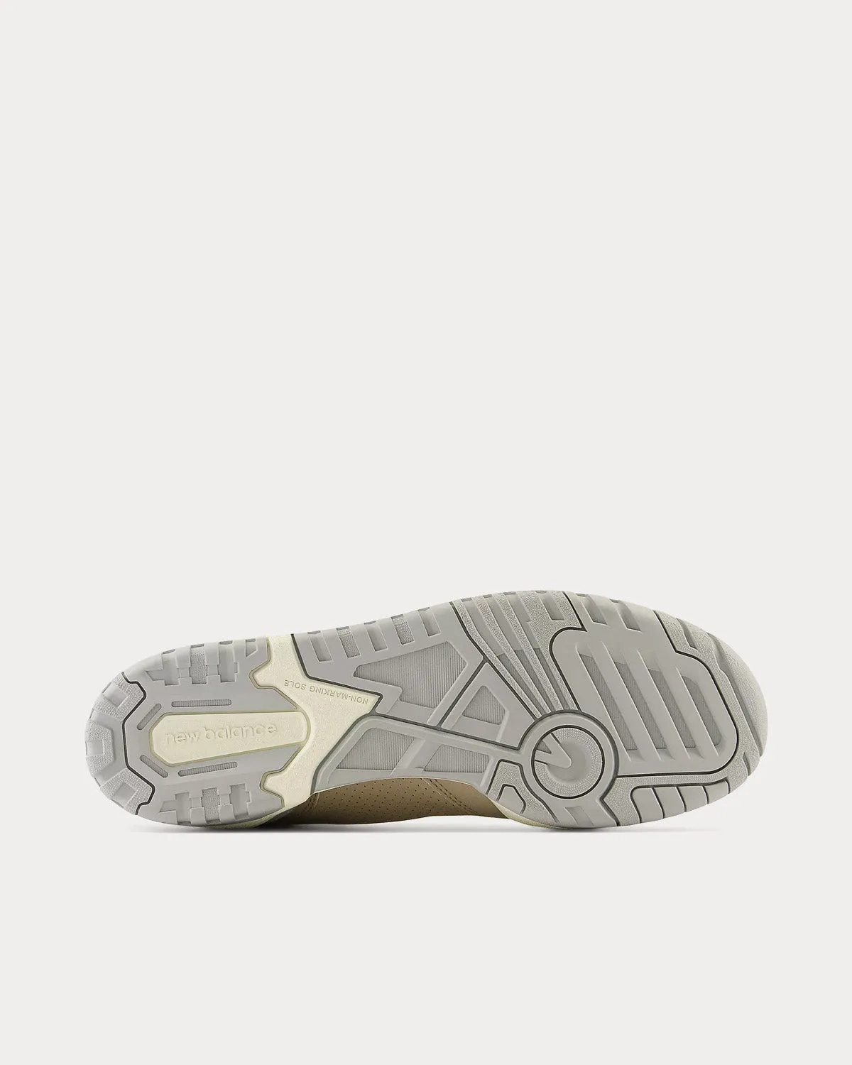BB550 Driftwood with Turtledove & Concrete Low Top Sneakers