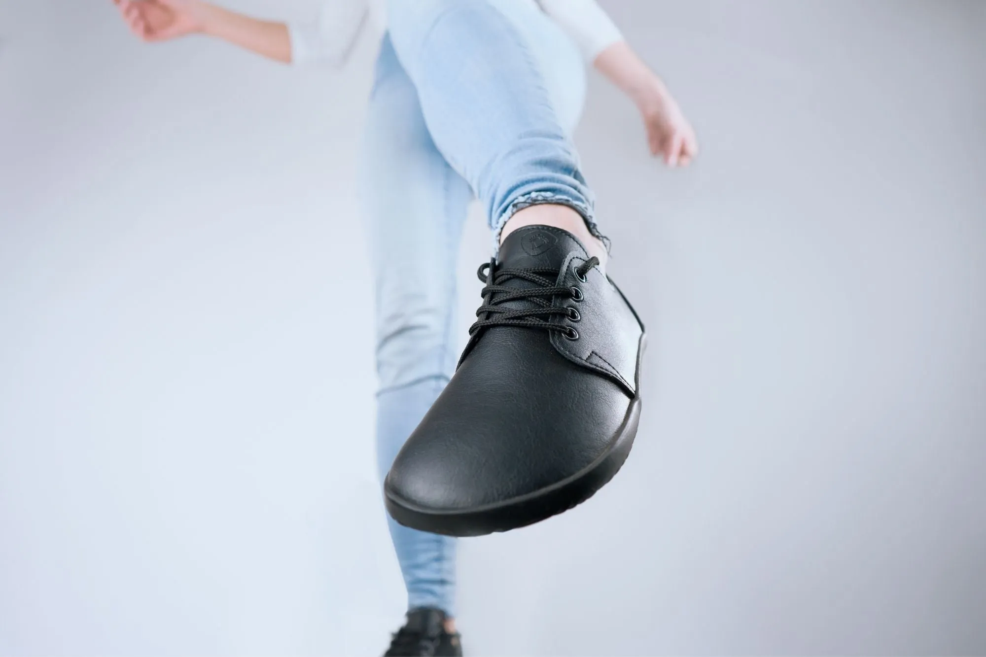 Bindu Barefoot Men’s Casual Shoes – black