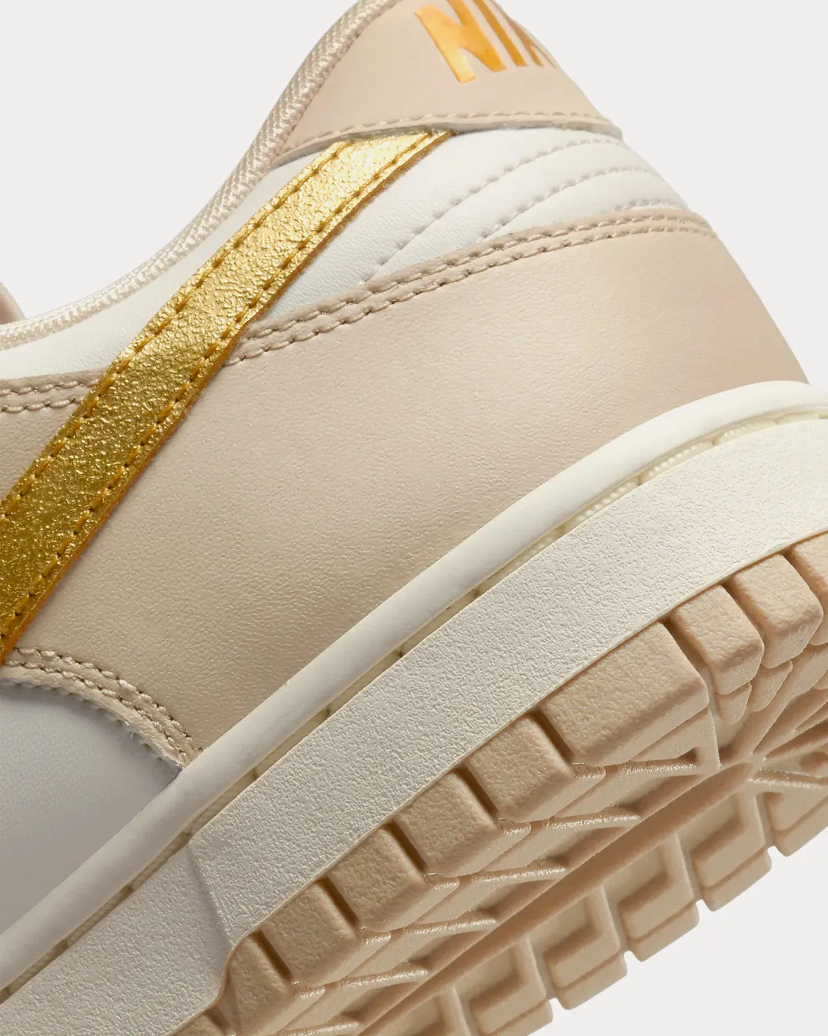 Dunk Low Phantom / Sand Drift / Sail / Metallic Gold Low Top Sneakers