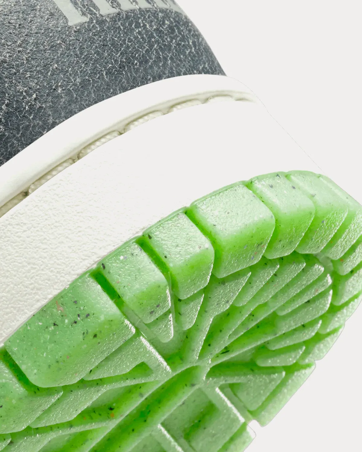 Dunk Low Retro PRM Iron Grey / Phantom / Scream Green / Ghost Green Low Top Sneakers