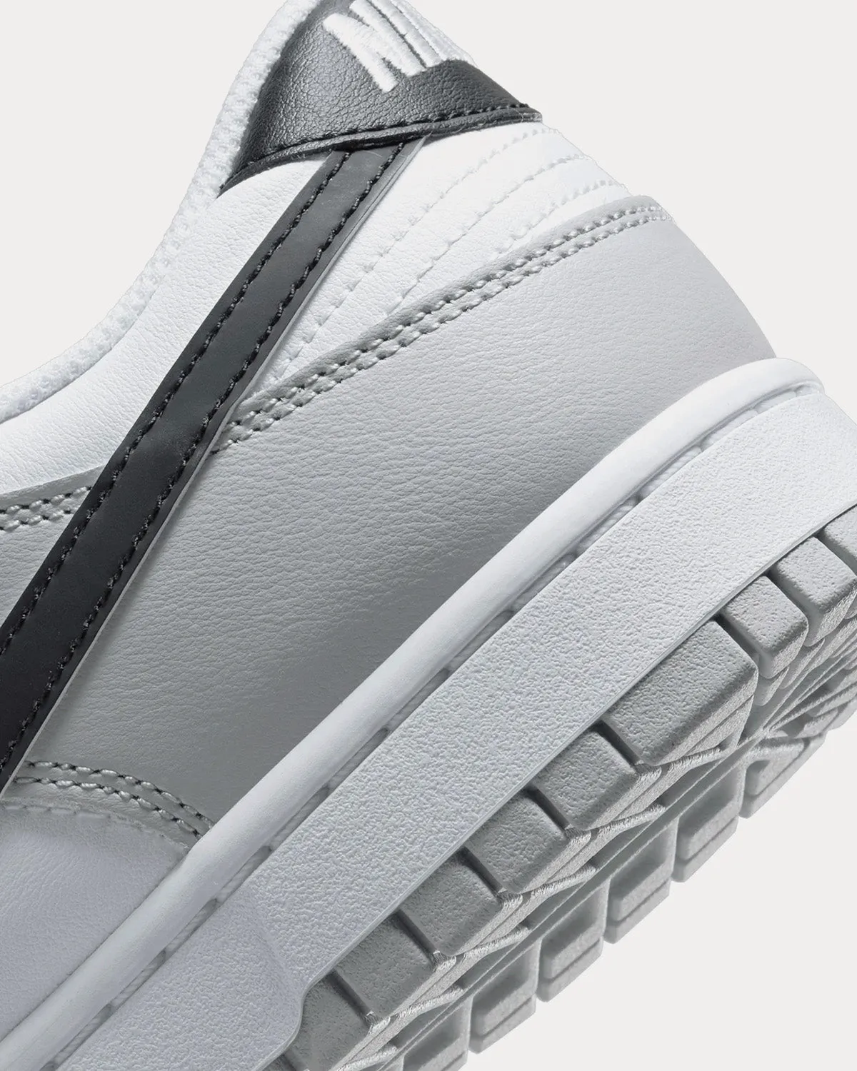 Dunk Low Retro SE Lottery Pick Grey Fog Low Top Sneakers