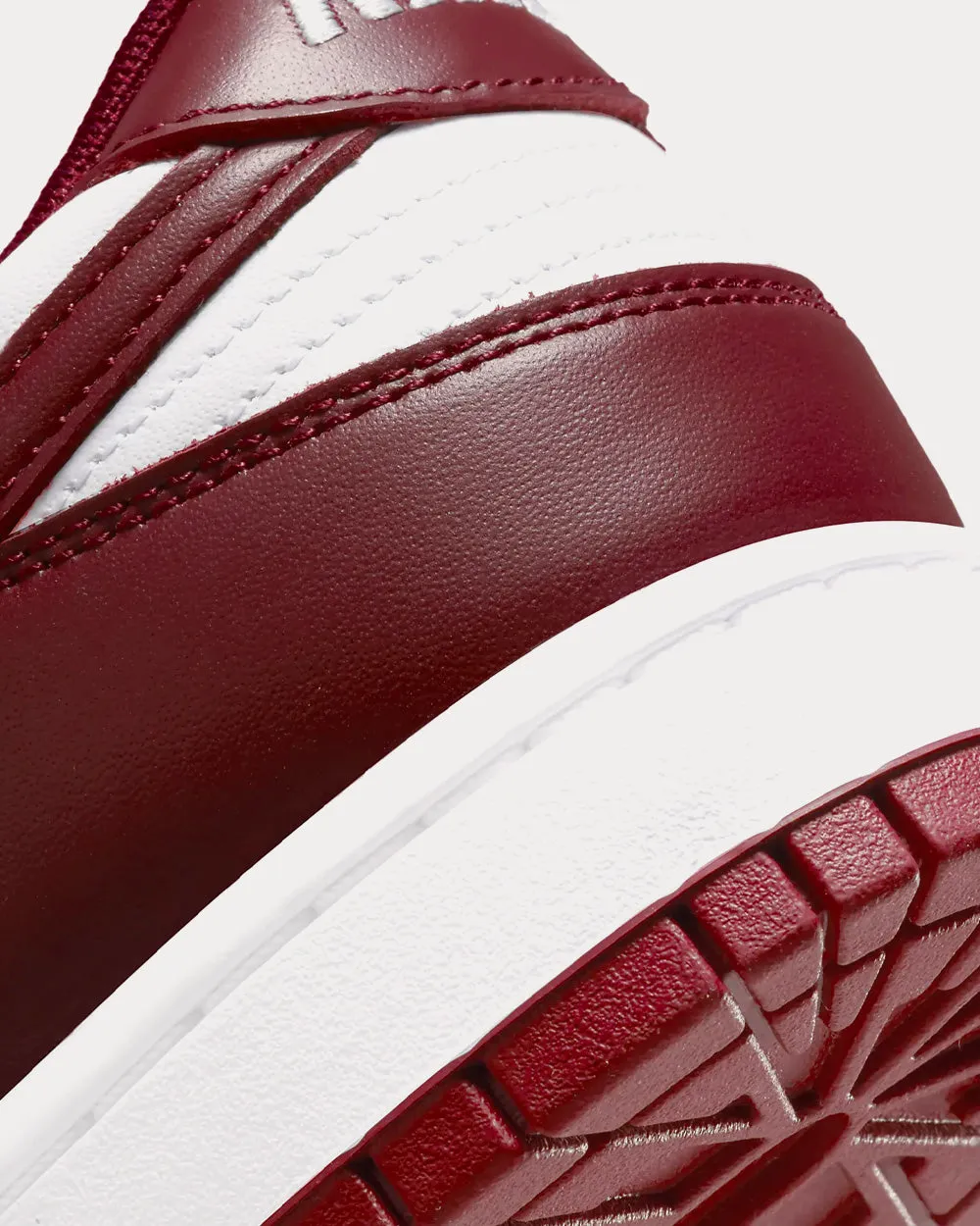 Dunk Low Retro Team Red / White / Team Red Low Top Sneakers