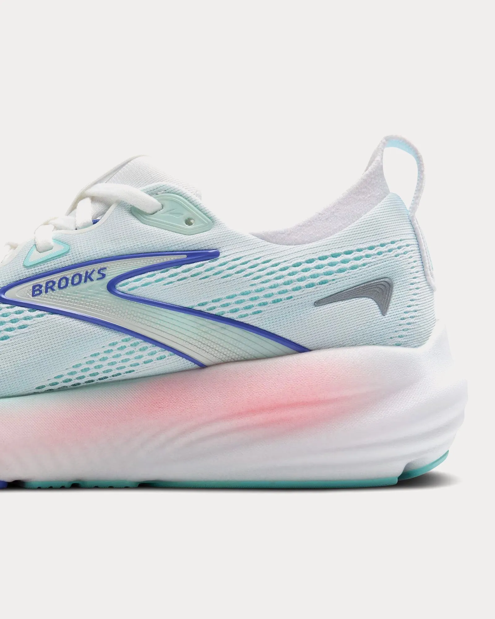 Glycerin 22 White / Limpet Shell / Amparo Blue Running Shoes