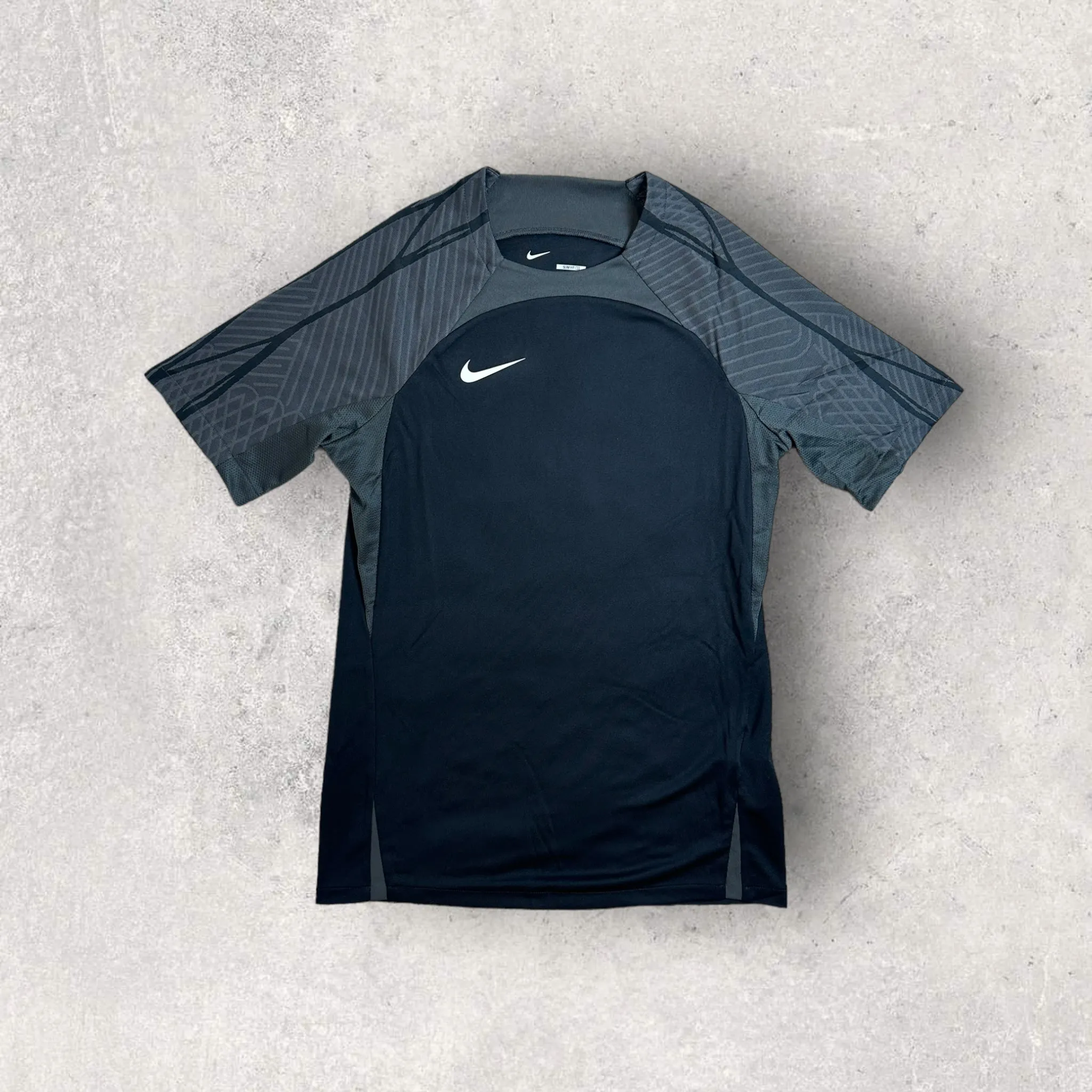 NIKE DRI-FIT STRIKE T-SHIRT / SHORT SET - BLACK